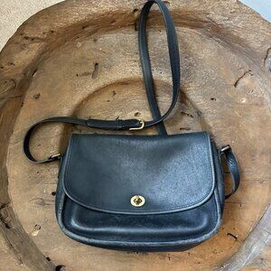Vtg Coach City black leather crossbody bag turn lock no hang tag NEEDS TLC